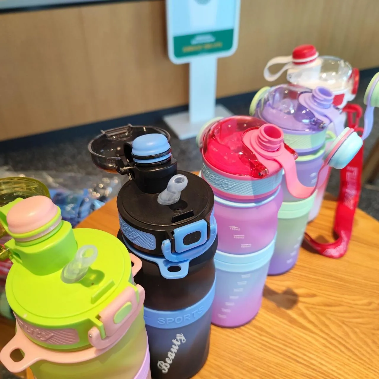 1000ML Sports Plastic Water Bottle