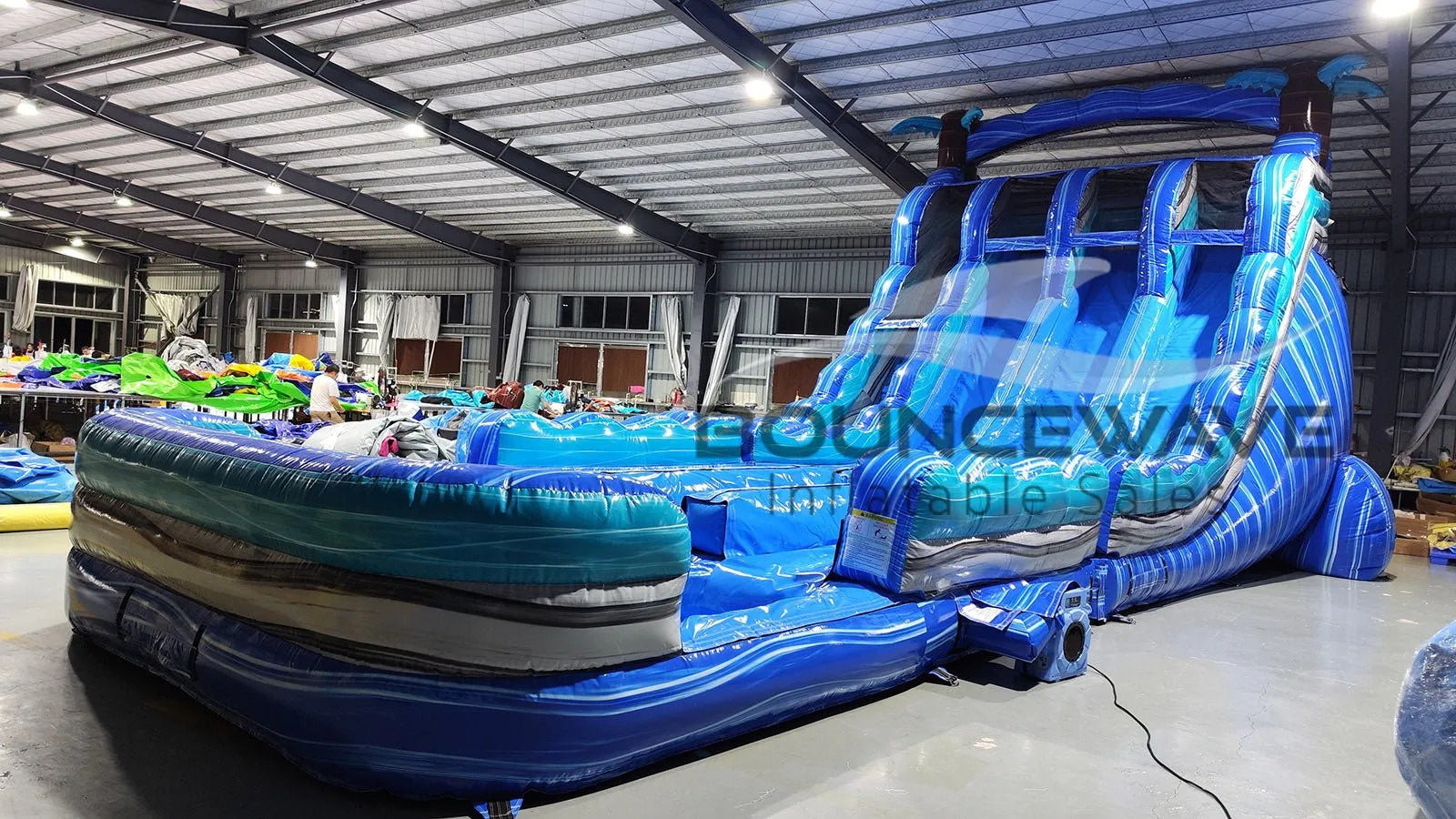 18ft Cayman Crush Hybrid Triple Lane Inflatable Water Slide