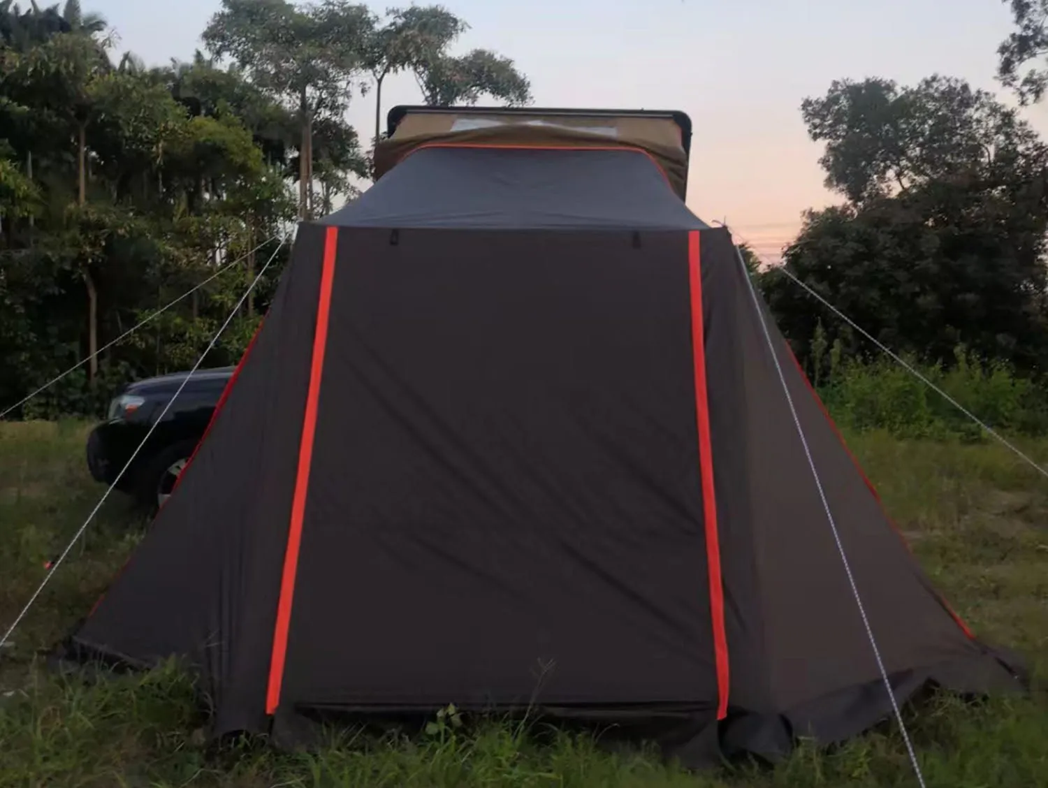 2 People Aluminum Soft shell Car  Roof Top Tent  MOT-T1000