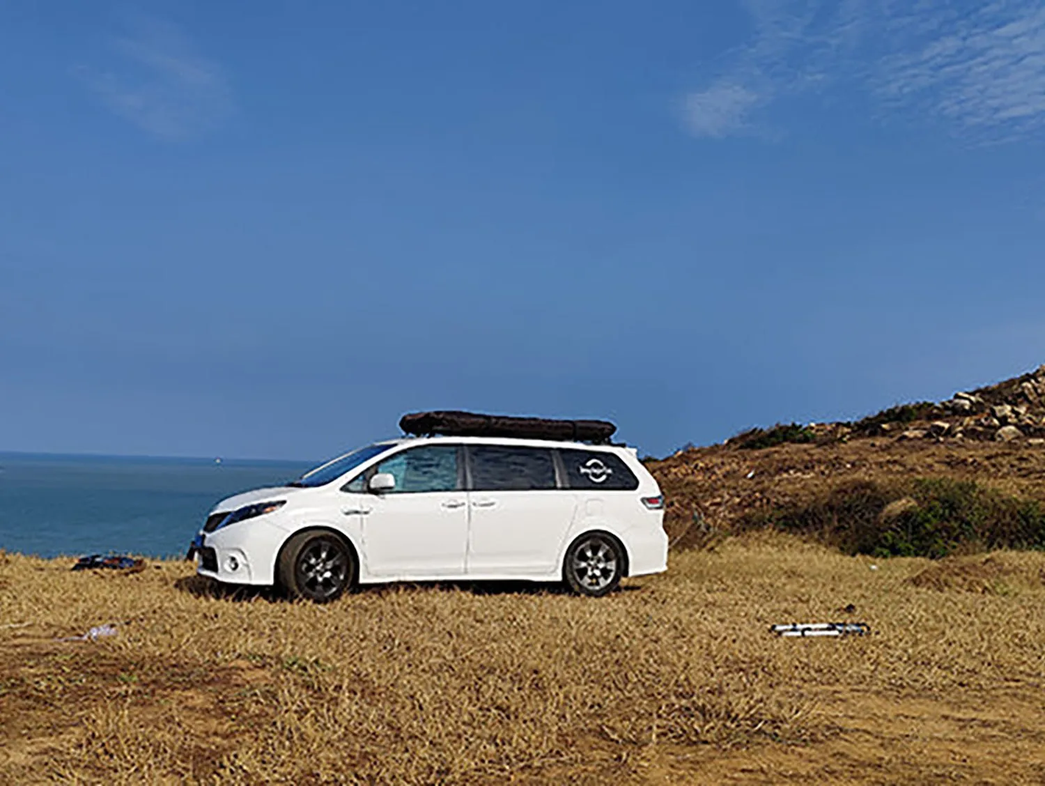 2 People Aluminum Soft Shell Roof Top Tent  MOT-T1000 R