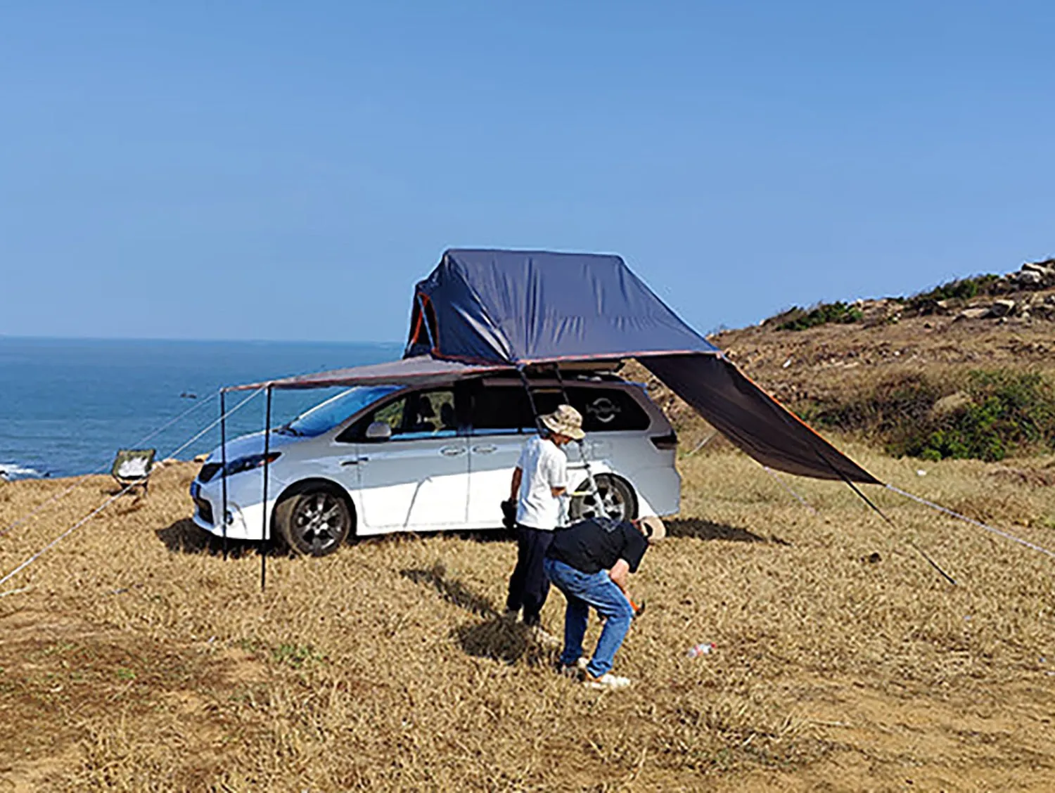 2 People Aluminum Soft Shell Roof Top Tent  MOT-T1000 R