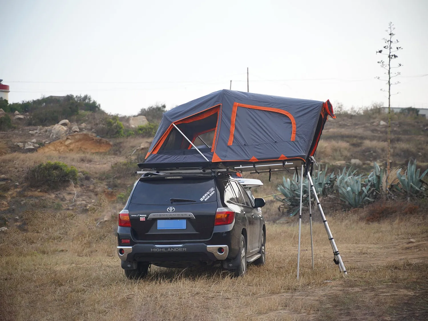 4-5 People Aluminum Hard Shell Folding Car  Roof Top Tent MOT-L800
