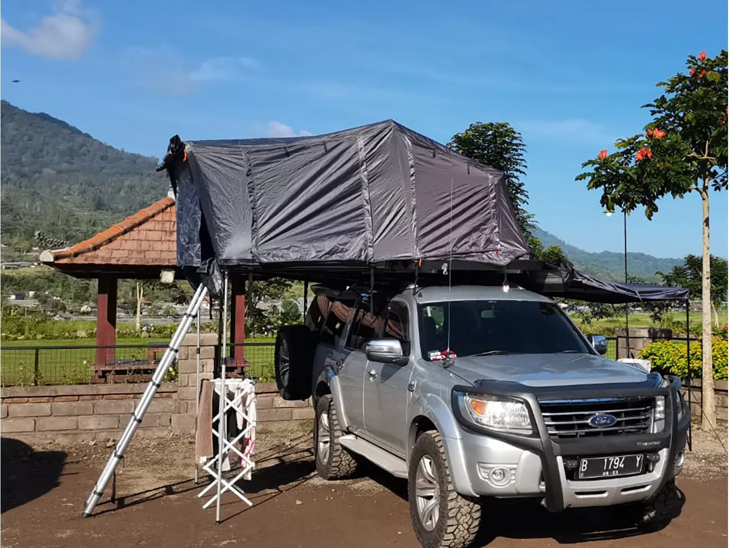 4People Aluminum Hard shell Car  Roof Top Tent MOT- L800P