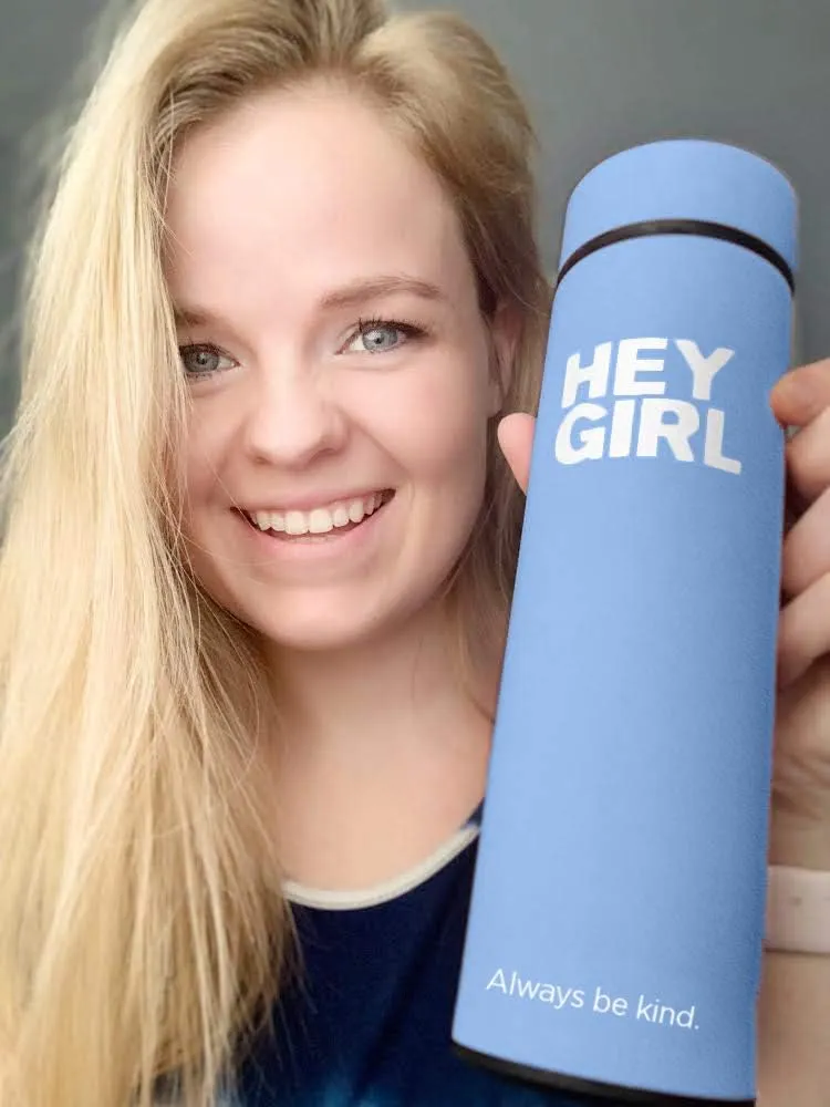 Hey Girl Tea Infuser Bottle 450ml - Insulated Stainless Steel Water Bottle - Tea Tumbler with Tea Diffuser - Portable Travel Mug for Loose Leaf Tea & Infused Water - Tea Lovers Gifts for Women