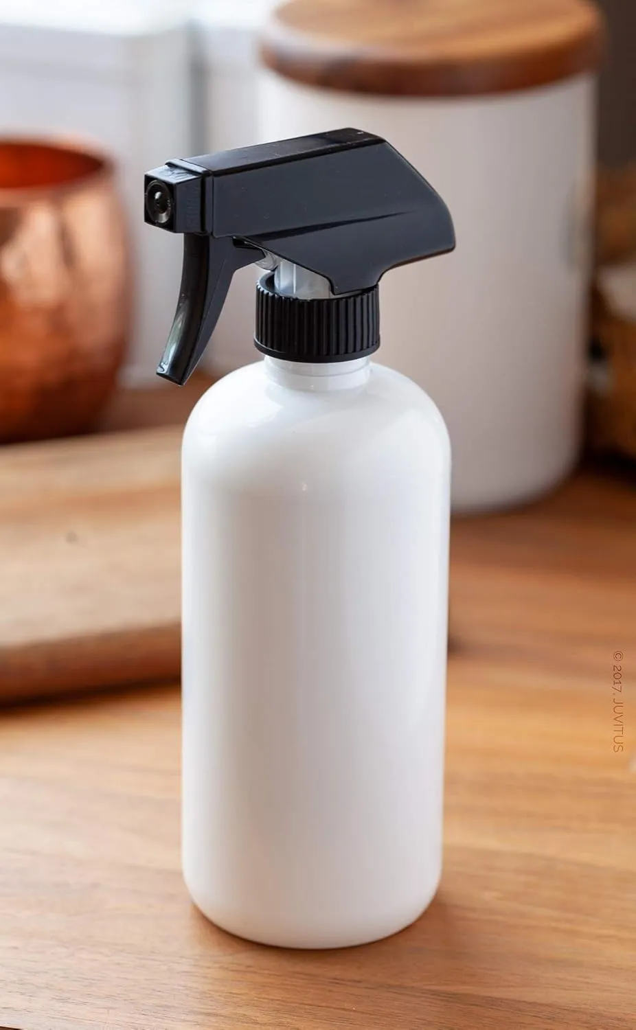 JUVITUS 16 oz White Plastic PET Boston Round Bottle with Black Trigger Spray (12 pack)