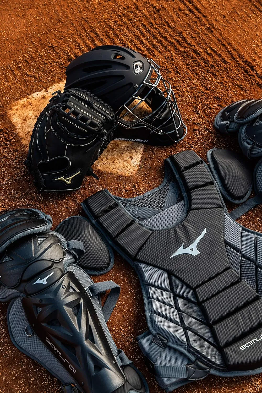 Mizuno Youth Samurai Baseball Boxed Catcher's Gear Set