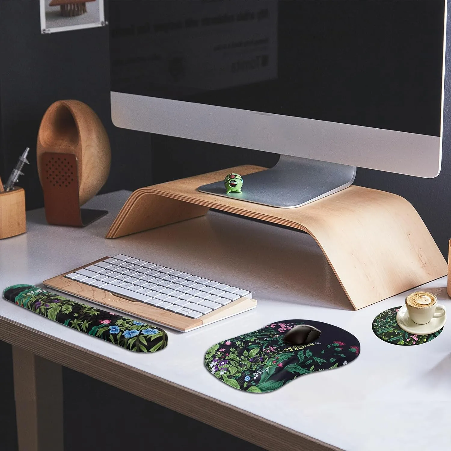 Mouse Pad Wrist Support,Ergonomic Mouse Pad with Wrist Rest,Computer Mouse Pads Pain Relief Keyboard Wrist Rest with Coaster Set,Non-Slip Computer Gel Mouse Pad for Laptop Keyboard Office-Flowers