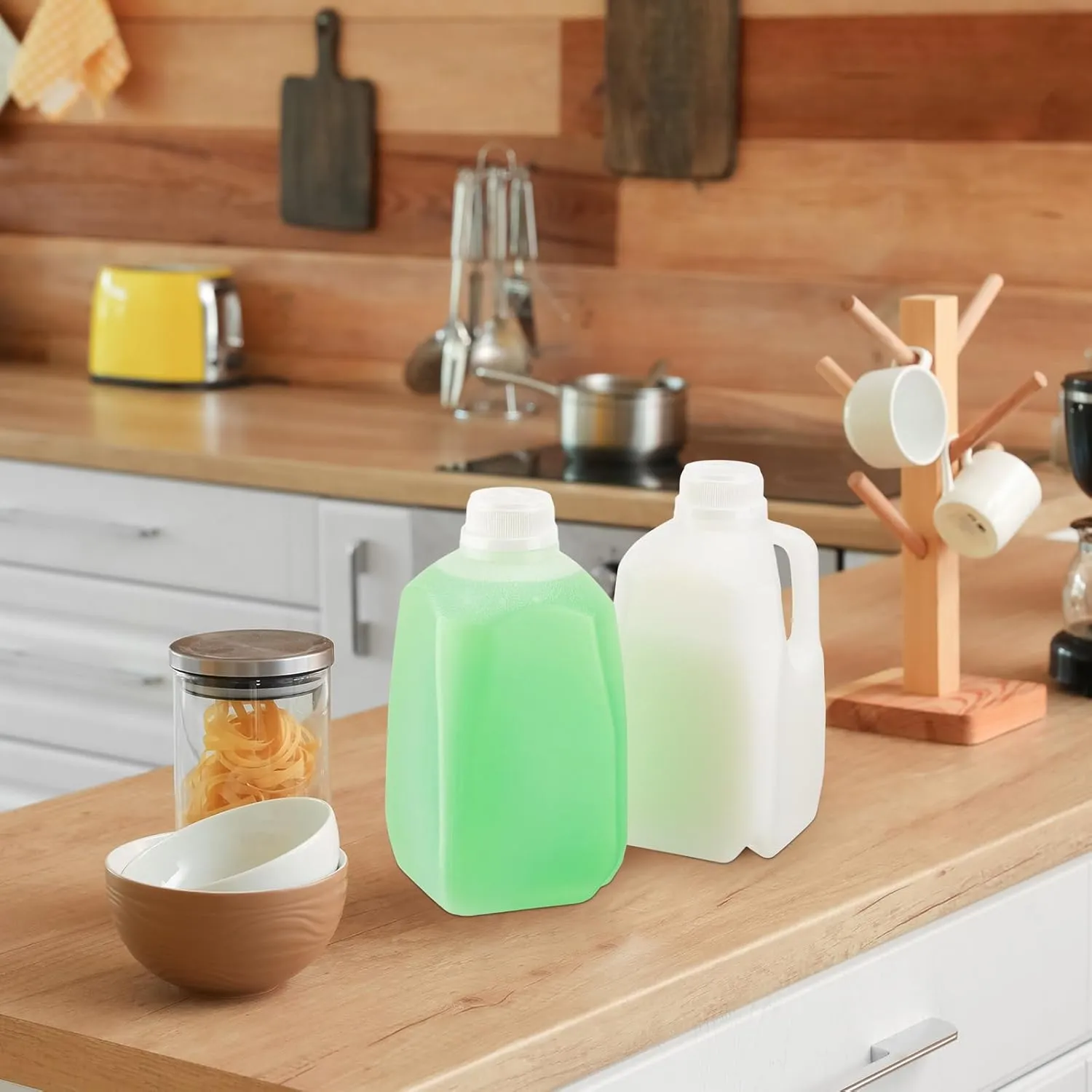 Skylety 24 Pack Mini Milk Jugs Plastic Gallon Jugs with Caps Water Juice Empty HDPE Soda Bottles Gallon Containers for Liquids Smoothies Tea(32 oz,White)